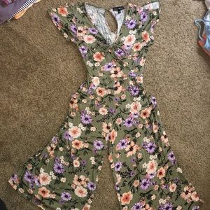 Long floral romper🌸